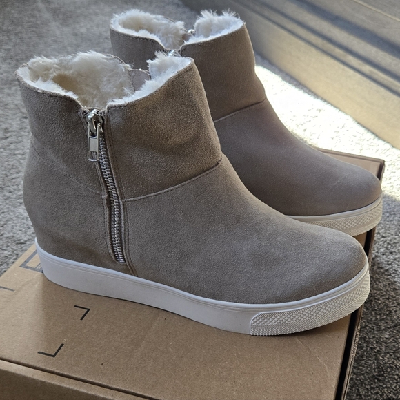 Steve Madden Wanda Wedge Sneaker NWOB size 9.5 - Picture 9 of 9